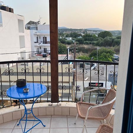 Hersonissos Centre Small Apartment Bagian luar foto