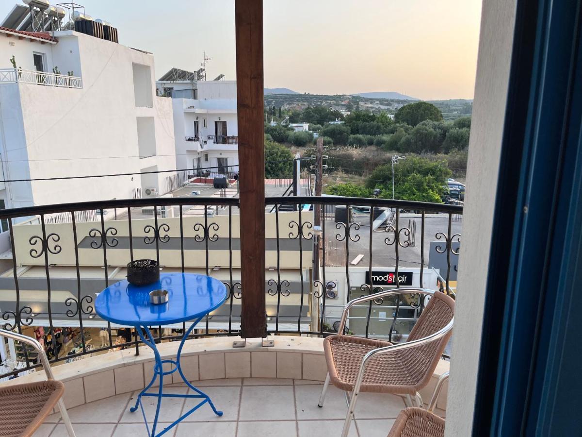 Hersonissos Centre Small Apartment Bagian luar foto