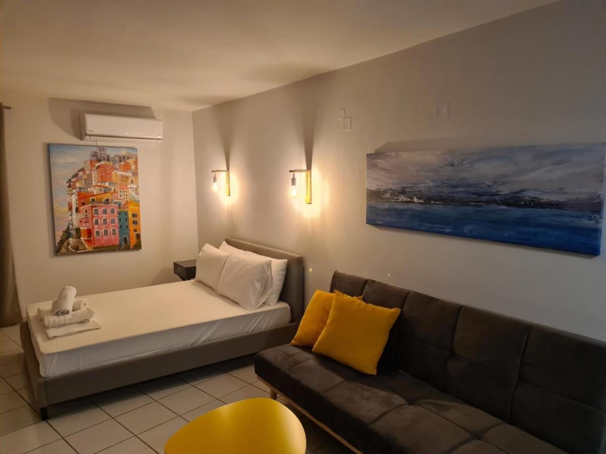 Hersonissos Centre Small Apartment Bagian luar foto