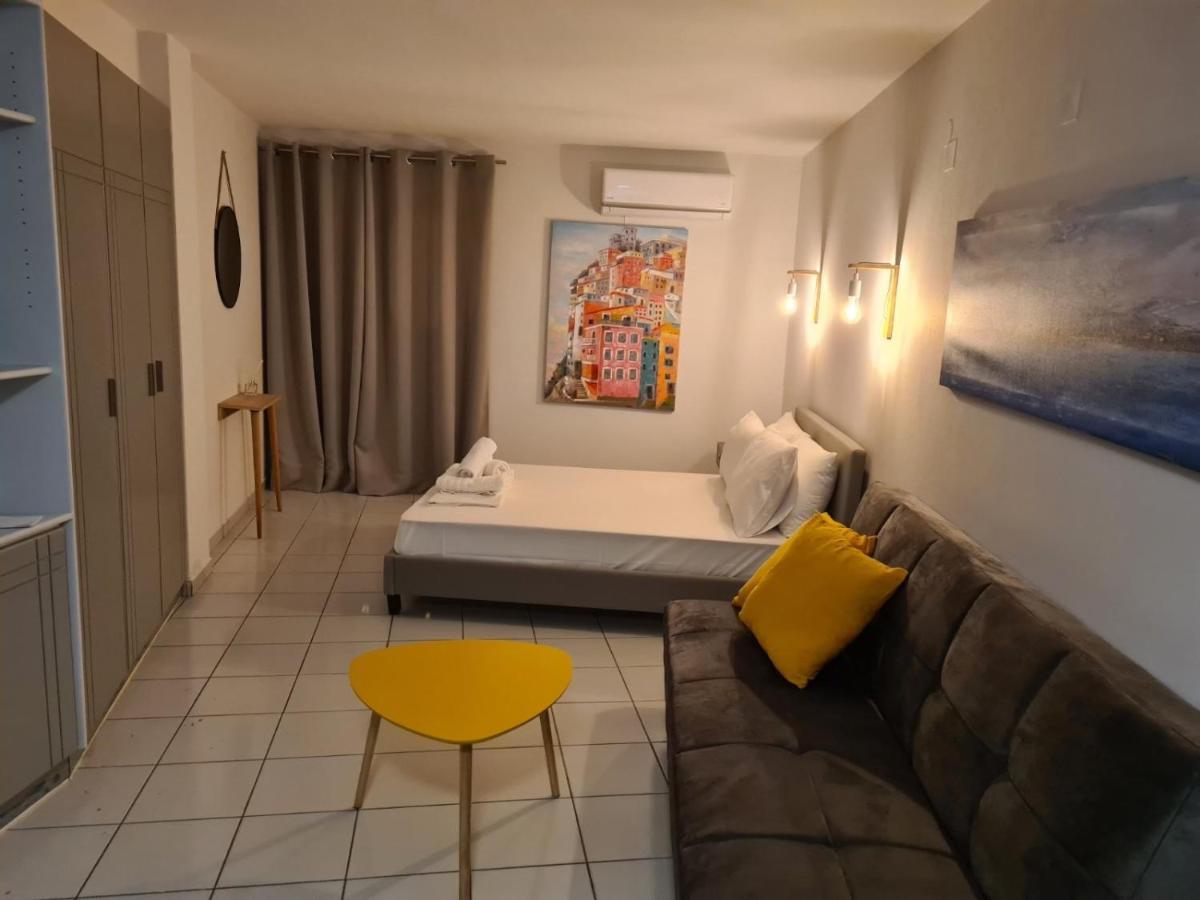 Hersonissos Centre Small Apartment Bagian luar foto